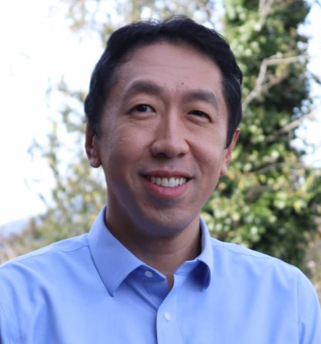 AI 4대 석학으로 불리는 앤드루 응 스탠퍼드대 교수는 본지 인터뷰에서 "미국 기업들이 오픈 소스로 개방 하지 않을 경우 중국이 AI 공급망을 지배할 수도 있다"고 했다./앤드루 응