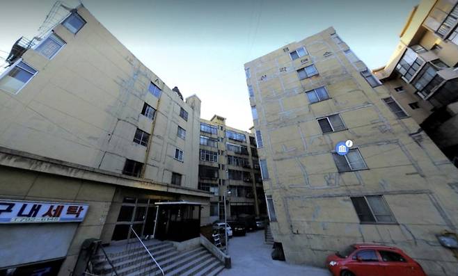 서울시 용산구 한강로1가 삼각맨션 전경 [사진 = 로드뷰]