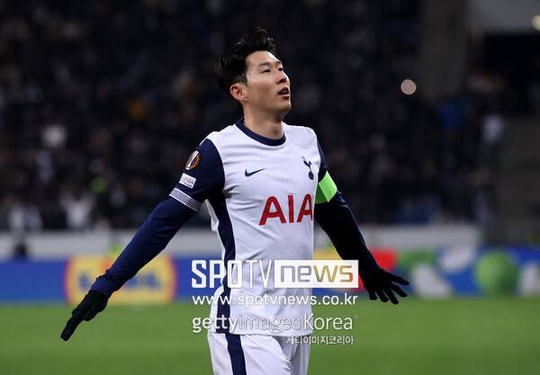 ▲ 손흥민은 엔제 포스테코글루 감독이나 다니엘 레비 회장보다 더 큰 무게의 비판에 시달리고 있다.