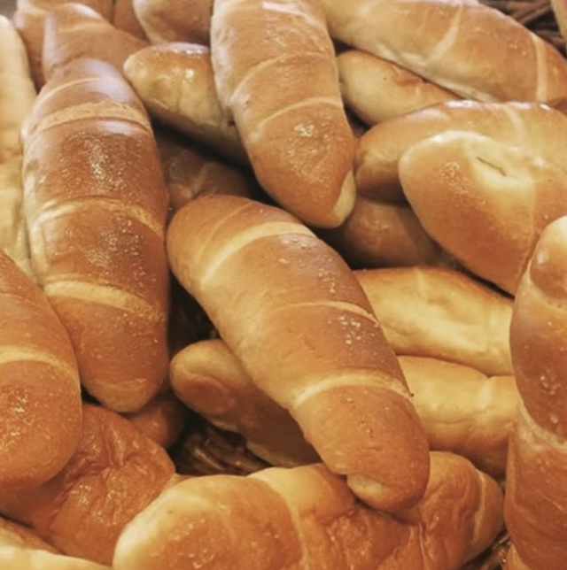 일본 에히메현 '팡 메종'에서 판매하는 소금빵. 팡 메종 인스타그램.