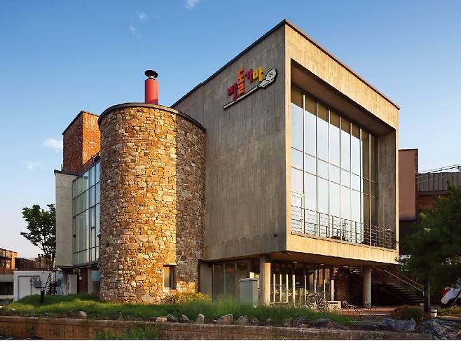 빵돌가마마을의 빵전문관. 뚜주류 제공