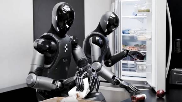 피겨AI의 AI 모델 ‘헬릭스’를 적용한 휴머노이드 로봇들이 사람이 장 봐온 물건들을 정리하고 있다. 출처=피겨AI