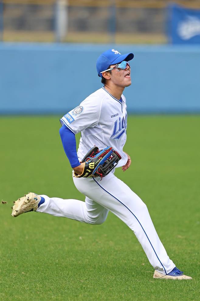 삼성 외야수 함수호는 22일 자체 청백전에서 시원한 홈런포를 터트렸다. 롤모델인 구자욱처럼 삼성을 이끌어갈 선수로 성장할지 많은 관심이 쏠린다. 삼성 라이온즈