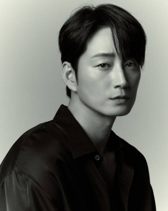 배우 이현욱이 tvN '원경'으로 호흡을 맞춘 차주영을 언급했다. /길스토리이엔티