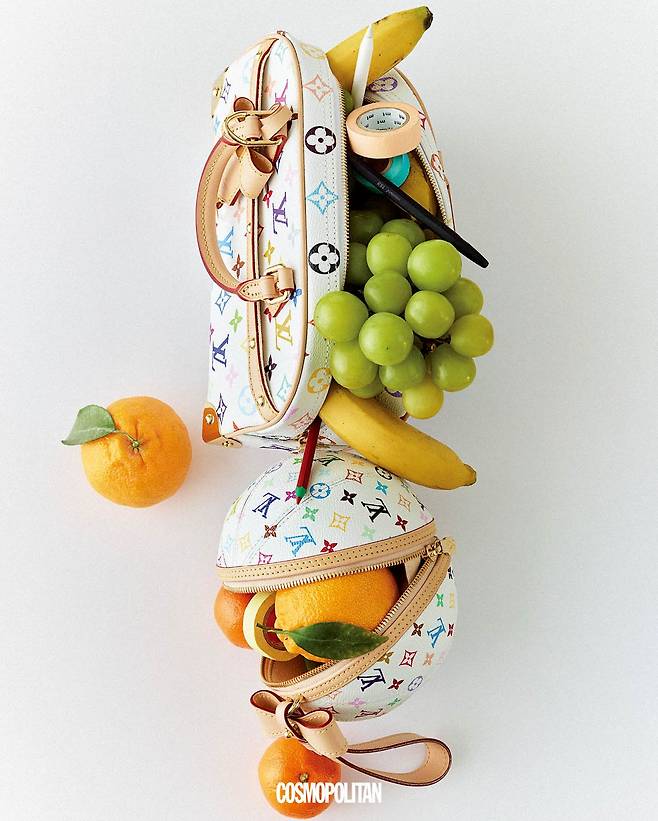 (위부터) LVxTM 핸드백 이스트 웨스트, LVxTM 코로 코로 클러치 모두 가격미정 Louis Vuitton.