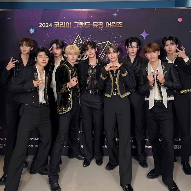 사진=웨이크원.