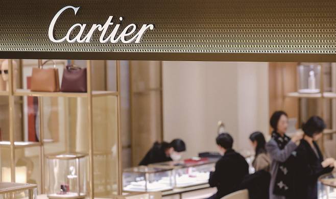 프랑스 명품 주얼리 브랜드 '까르띠에'가 1년에 수차례씩 가격을 인상하고 있다.[사진｜뉴시스]