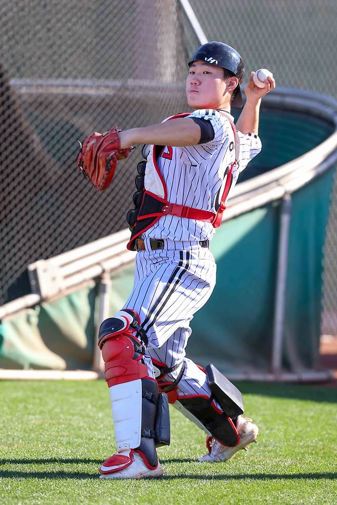 LG 포수 이한림은 많은 기대를 받고 프로에 입단했다. 백업 포수를 찾고 있는 LG 안방에 활력을 불어넣을 수 있을지 관심이 쏠린다. LG 트윈스