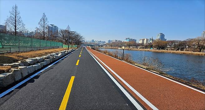 대구 신천 수성교∼동신교 구간 보행환경 개선 [대구시 제공. 재판매 및 DB 금지]
