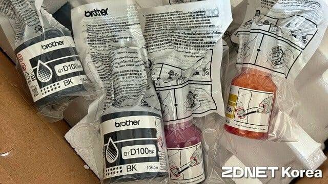 C/M/Y 잉크 각 1개, K(검정) 잉크 2개를 기본 제공한다. (사진=지디넷코리아)