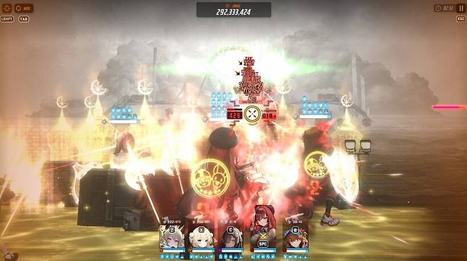 ▲ 리타를 왕좌에서 끌어내고 최강의 1버쿨감 니케가 된 라피: 레드후드