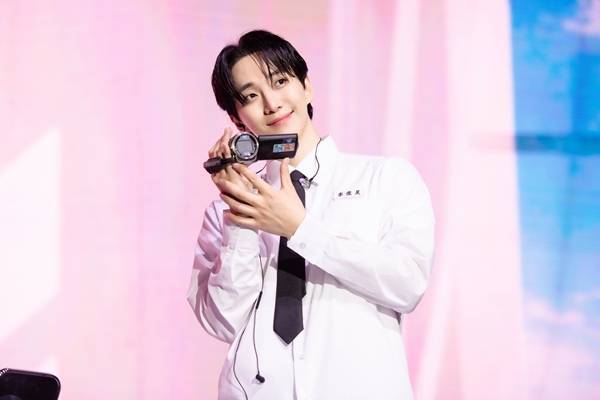 이준호가 전 회차 전석 매진을 기록한 타이베이 공연을 성황리 마치고 팬 콘서트 투어의 반환점을 돌았다. / 사진 = JYP엔터테인먼트