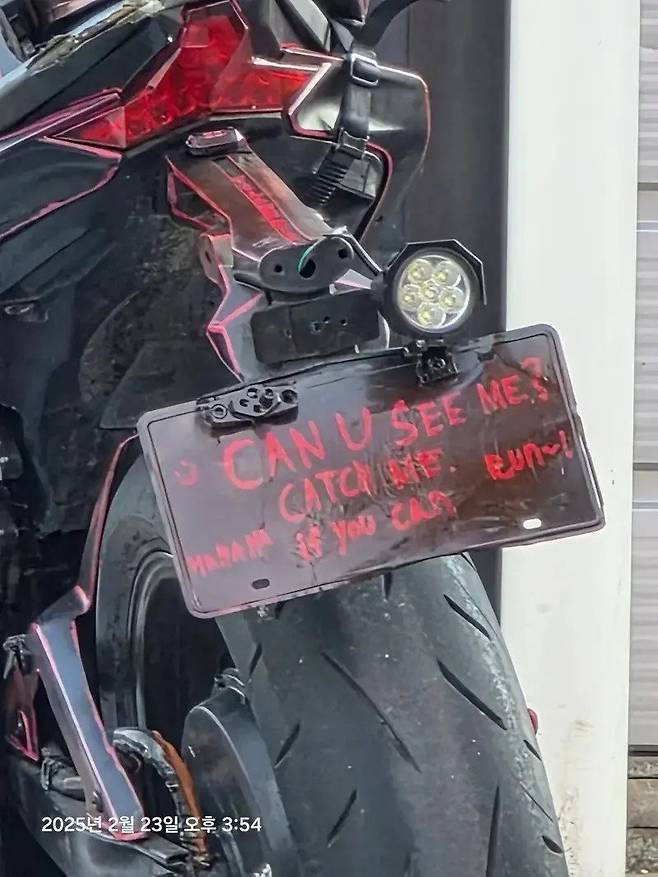 3660015154_OPSHLrCs_MiBTa4xtQRkFl50y.webp.ren.jpg 캐치 미 이프 유 캔