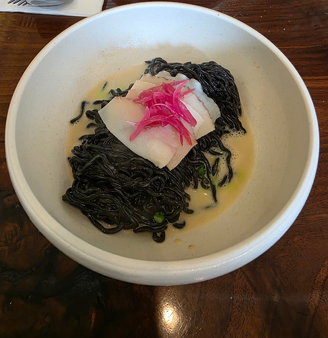 image.png 요리하는 돌아이 윤남노의 "디핀 옥수" 후기