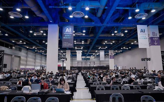 (참고 사진)지난해 4월 국내에서 최초로 열린 ‘2024 생성형 AI 레드팀 챌린지’ 현장 / 출처=셀렉트스타