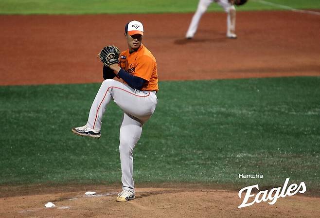 ▲ 2이닝 무실점을 기록하며 호주 캠프에서의 상승세를 돌풍으로 바꿔나가고 있는 김도빈 ⓒ한화이글스