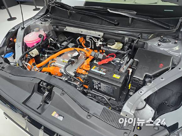 기아 'EV4' 엔진룸. [사진=김종성 기자]