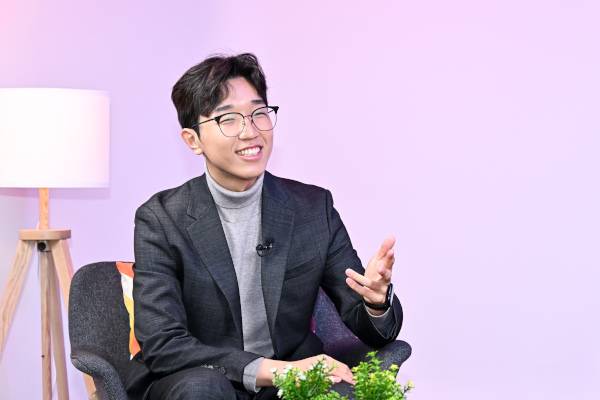 나선길 전도사가 지난 19일 서울 여의도 국민일보 스튜디오에서 신학대학원에 입학 후 포부에 대해 이야기하고 있다. 장진현 포토그래퍼