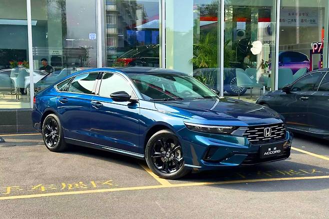 혼다 어코드 페이스리프트