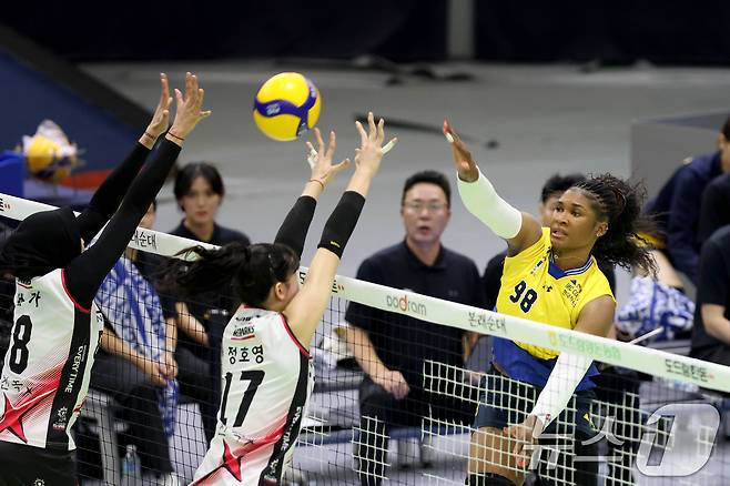 2위 싸움의 승자는 누가될까. (현대건설 배구단 제공)