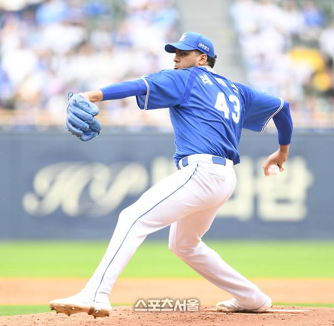 삼성 레예스가 2024년 10월19일 잠실\구장에서 열린 LG와 2024 KBO 플레이오프 4차전에 선발 등판해 역투하고 있다. 잠실 | 최승섭기자 thunder@sportsseoul.com