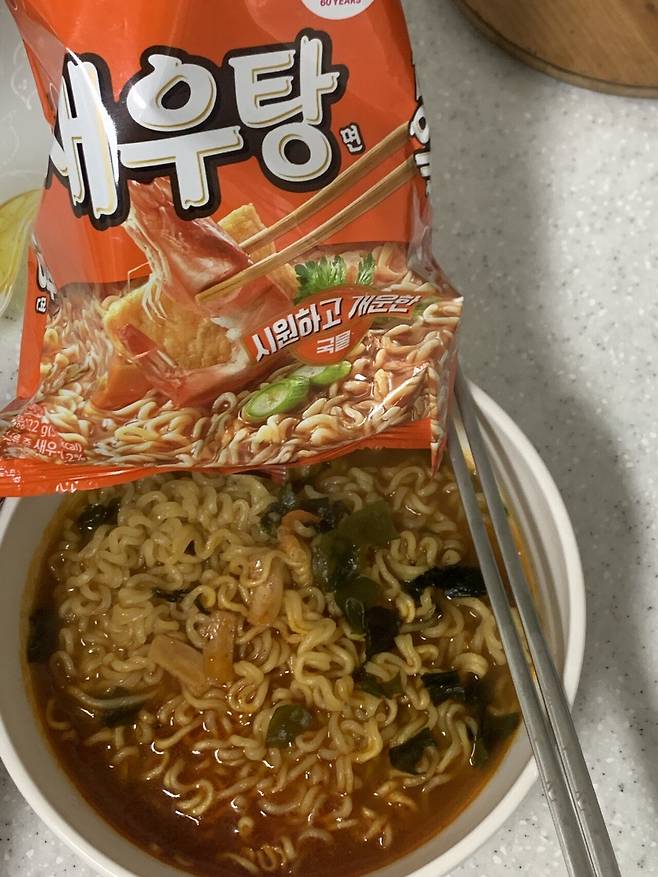 IMG_7468.jpeg 이번에 재출시한 농심 \'새우탕면 봉지\' 먹어본 후기