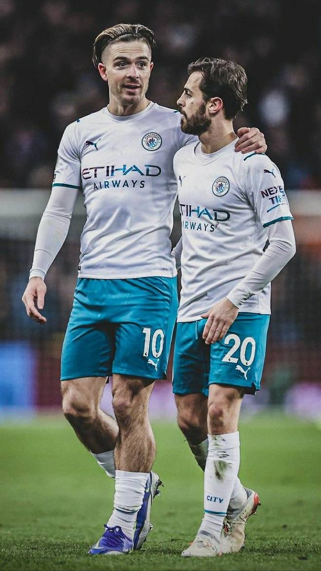 7892679910_486616_30e19fd1e4fa76bce4f138f2ade4a521.jpg 그릴리쉬 ㅎㄷㄷ한 종아리 굵기 수준 . jpg