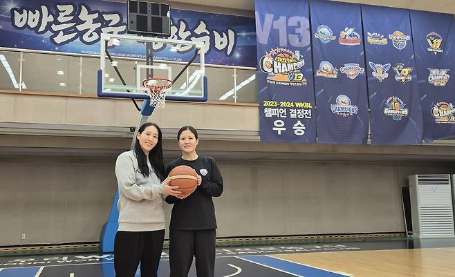 미야사카 모모나와 스나가와 나츠키 [촬영 이의진]