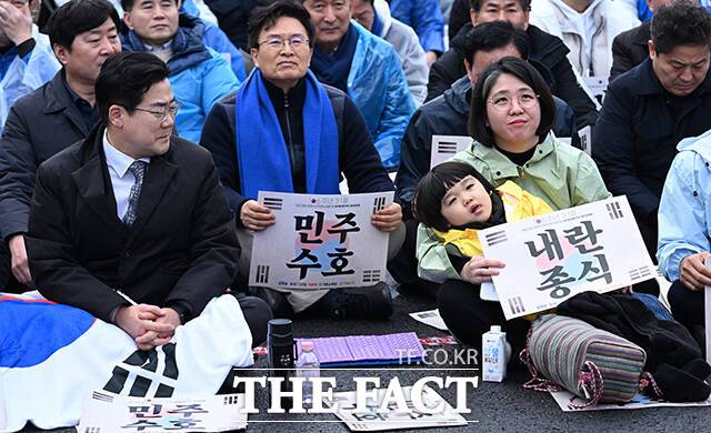 용혜인 아들 바라보는 박찬대