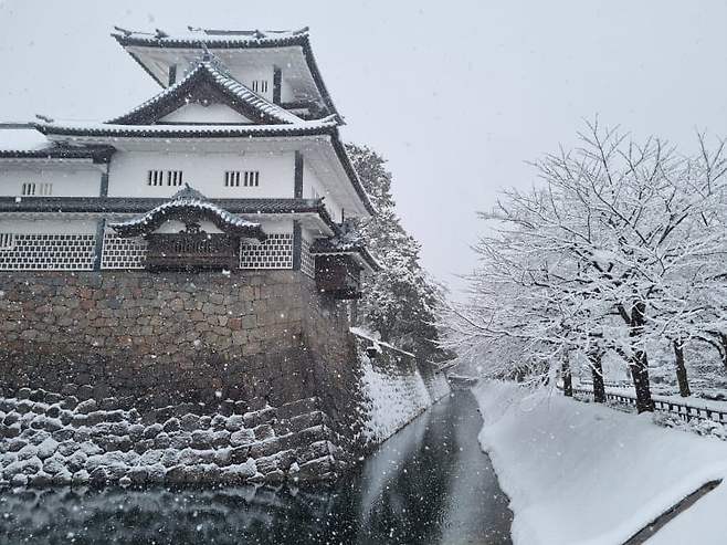 7fed8273b5806af651ee82e5458570738b37d52190c4fbe72462d18a90288d04