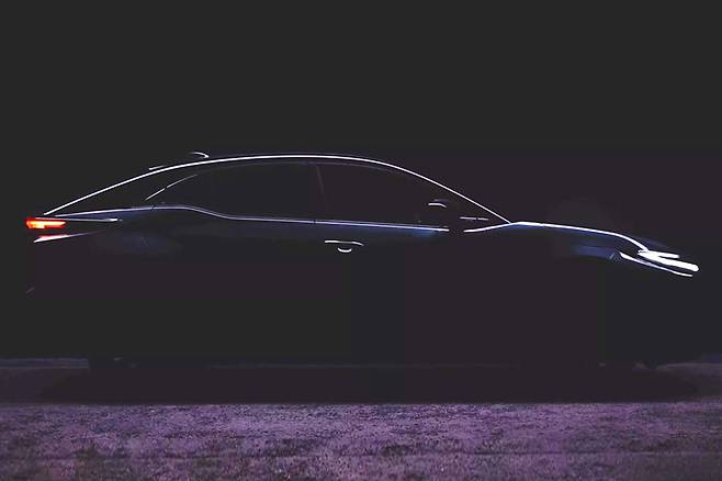 토요타 새로운 전기 크로스오버 티저