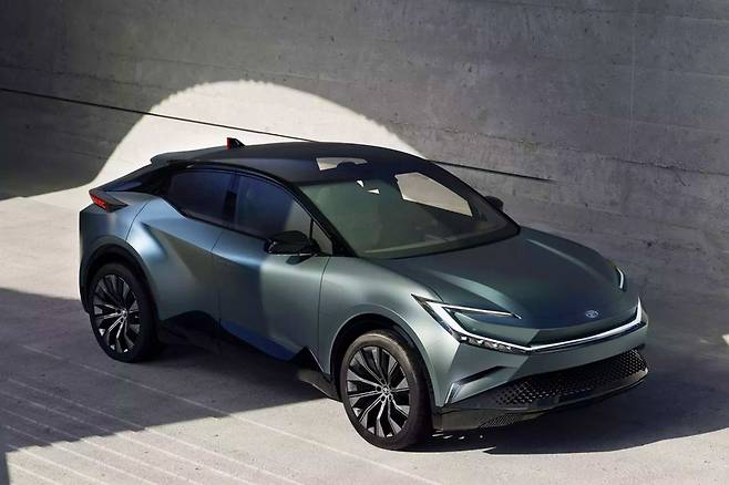 토요타 bZ 컴팩트 SUV 컨셉트