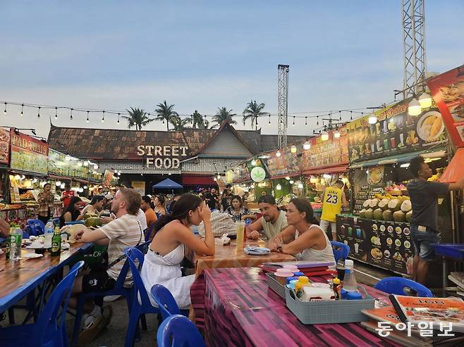 푸켓 파통비치 해산물 야시장.