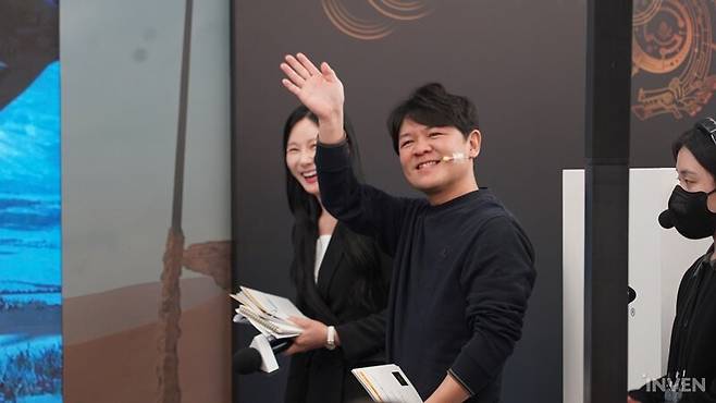 ▲ "사랑해요 연예가 중...  아니, 한국 헌터 여러분"