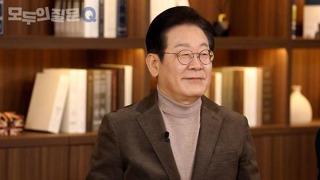 이재명, 'AI와 대한민국, 그리고 나' 대담 출연 [민주연구원 제공]