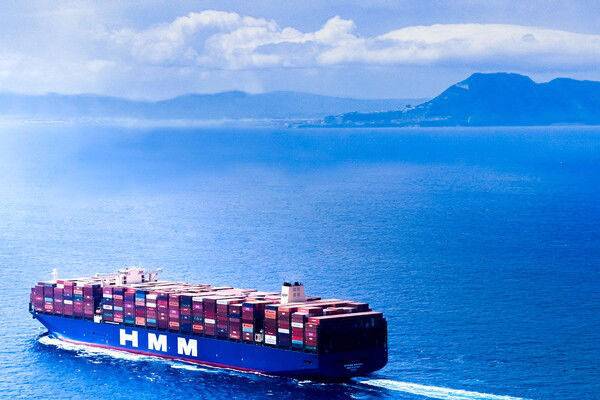 HMM 컨테이너선박의 운항 모습. (사진=HMM)