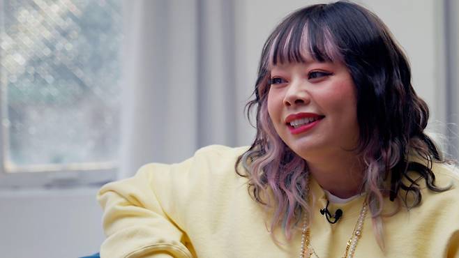 와타나베는 미국 코미디 무대에도 진출하고자 영어 공부에 매진하고 있다