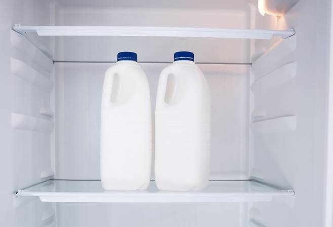 우유를 보관하기에 더 적합한 냉장고 위치가 있다./사진=클립아트코리아