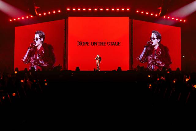 지난달 28일부터 1일까지 3일간 송파구 서울올림픽공원원 KSPO DOME에서 열린 방탄소년단(BTS)의 멤버 제이홉의 첫 단독 콘서트 ‘HOPE ON THE STAGE’. 사진 제공=빅히트뮤직