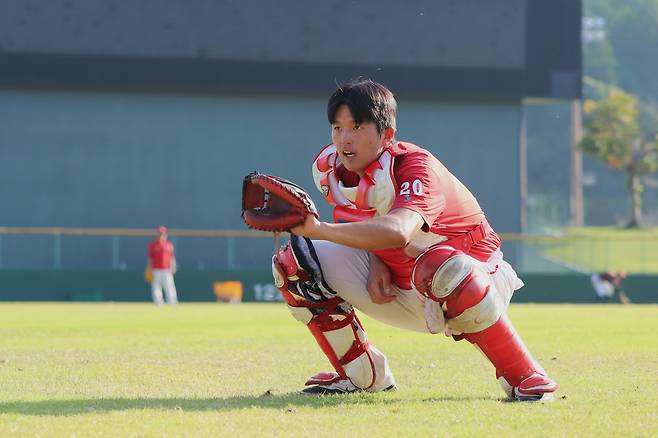 조형우가 지난해 11월 일본 가고시마 마무리 캠프에서 훈련하고 있다. SSG 랜더스 제공