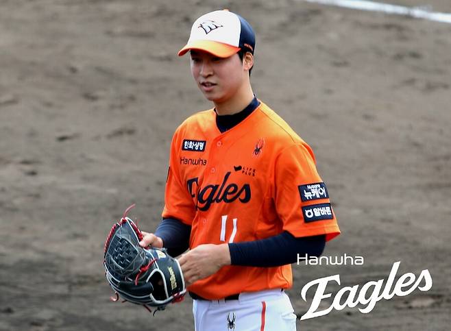 ▲ 올 시즌을 앞두고 영입한 엄상백은 이닝 사이의 기복을 제외하면 특별히 흠 잡을 곳 없는 연습경기 일정을 마쳤다. ⓒ한화이글스