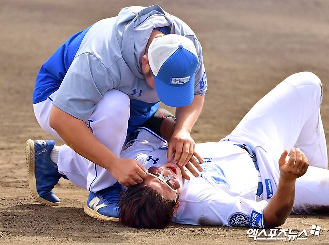 삼성 내야수 이창용(오른쪽)은 지난 2일 아카마구장에서 열린 KIA와 연습경기에서 수비 도중 타구에 턱 부위를 맞아 이탈했다. 스프링캠프 기간 끝까지 부상자가 속출한 삼성이다. 엑스포츠뉴스 DB