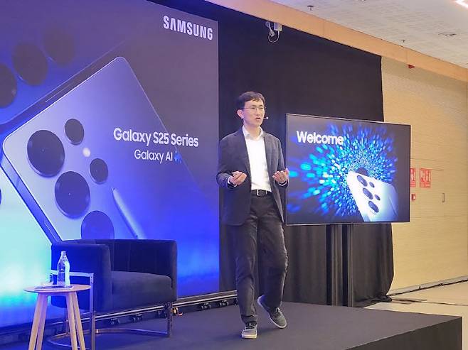 조성대 삼성전자 MX사업부 부사장이 갤럭시S25 카메라 기능의 우수성에 대해 설명하고 있다.(사진=이데일리 강민구 기자)
