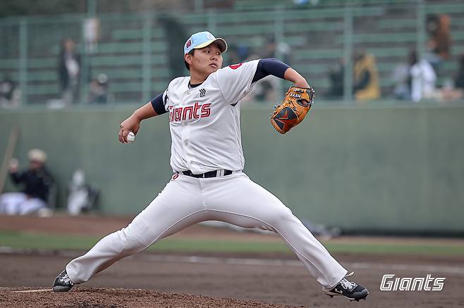 롯데 자이언츠 투수 박진. (롯데 자이언츠 제공)