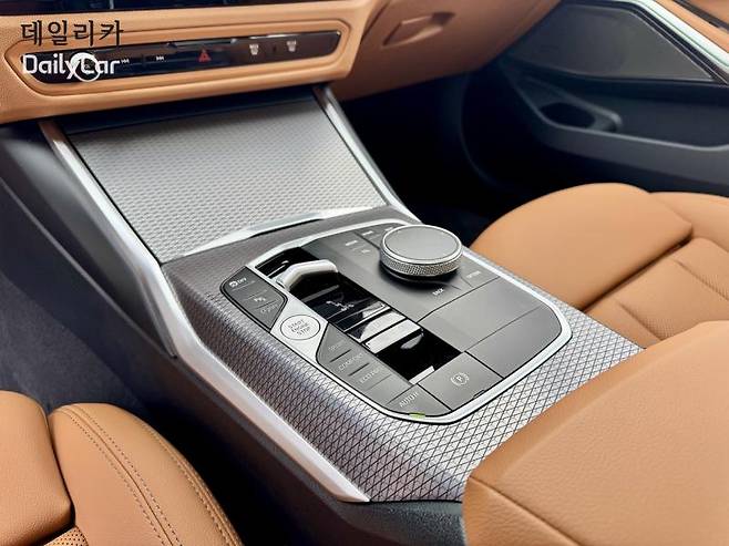 BMW 320i 투어링 M스포츠