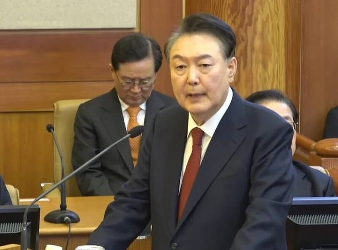 윤석열 대통령이 지난달 25일 서울 종로구 헌법재판소에서 열린 윤 대통령 탄핵심판 11차 변론에서 최종 의견 진술을 하고 있다. 헌법재판소 제공