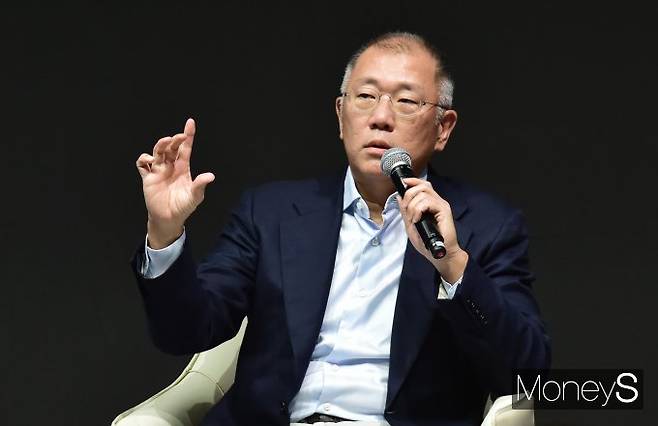 정의선 회장이 최대 주주로 있는 현대글로비스가 최근 최대 실적을 기록하면서 기업 가치가 상승하고 있다./사진=임한별 기자