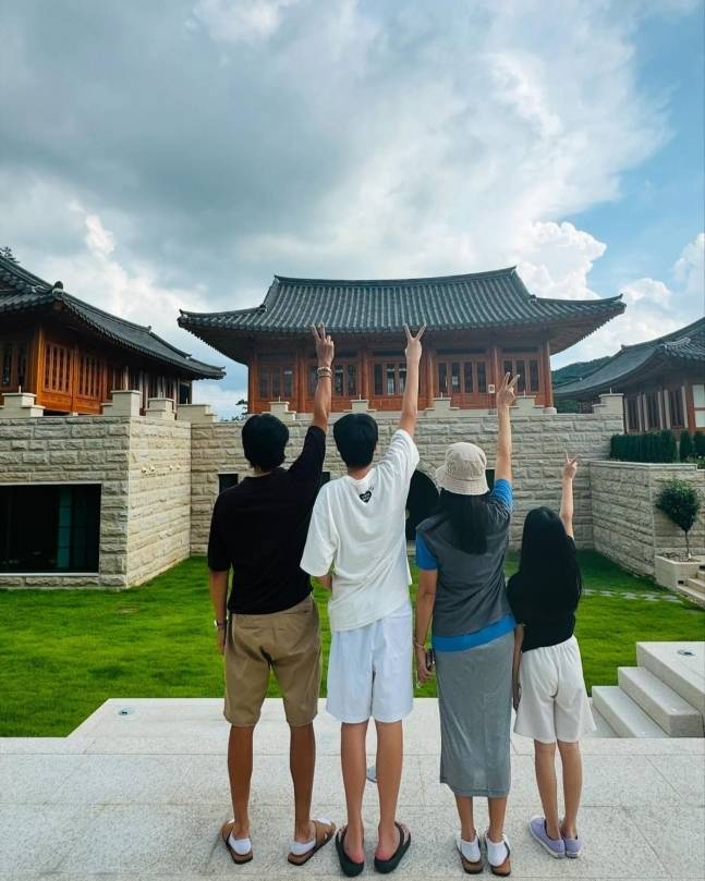 장동건·고소영 가족. 고소영 인스타그램