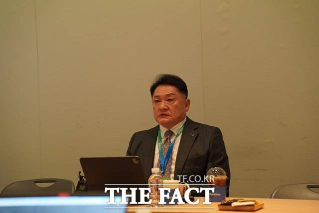 구자균 LS일렉트릭 대표이사 회장이 5일 서울 강남구 코엑스에서 열린 인터배터리 2025 현장을 둘러본 뒤 인터뷰를 진행하고 있다. /공동취재단