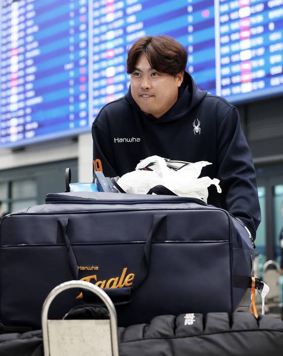 스프링캠프를 모두 마치고 귀국하는 류현진. 뉴스1